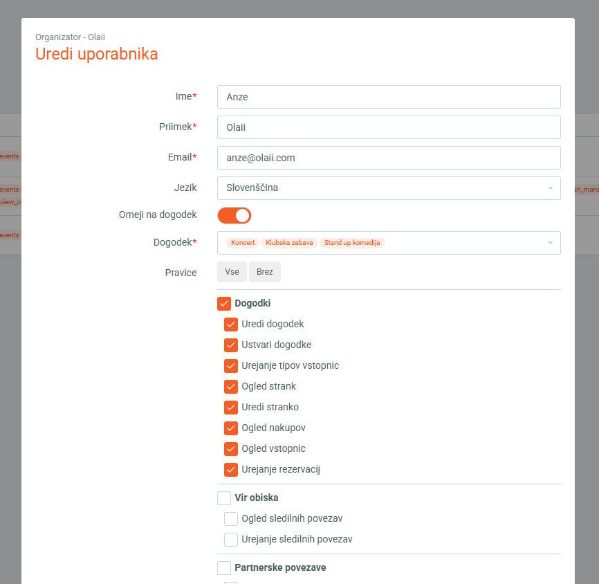 Dodajanje uporabnika